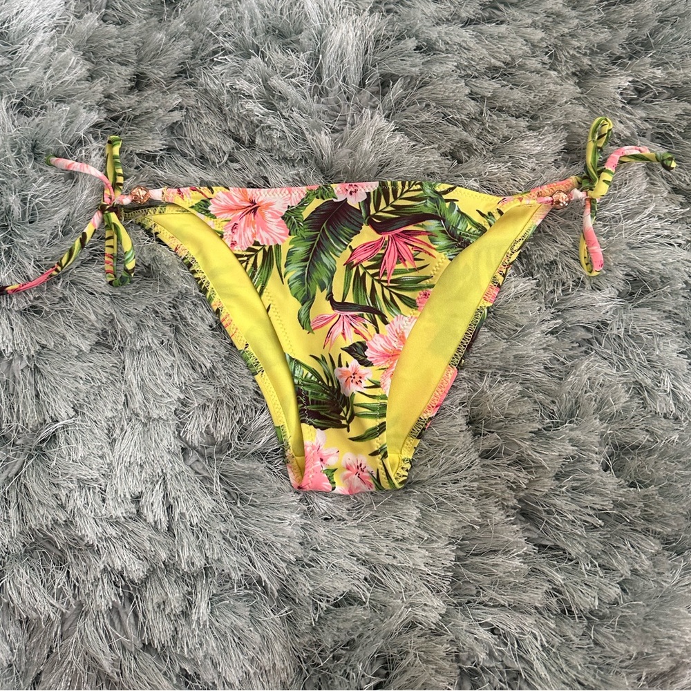 Bikini bottoms
